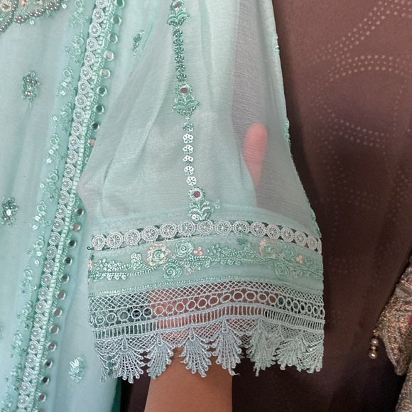 Guzel branded shalwar kameez - Picture 4 of 7